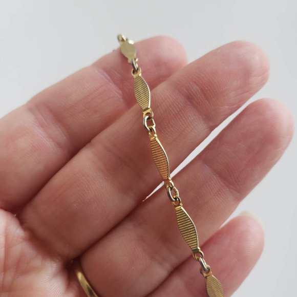 Vintage gold-tone oval link bracelet - Picture 4 of 7